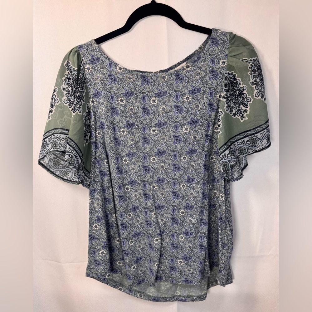 Lucky Brand Flutter Sleeve Top- Medium